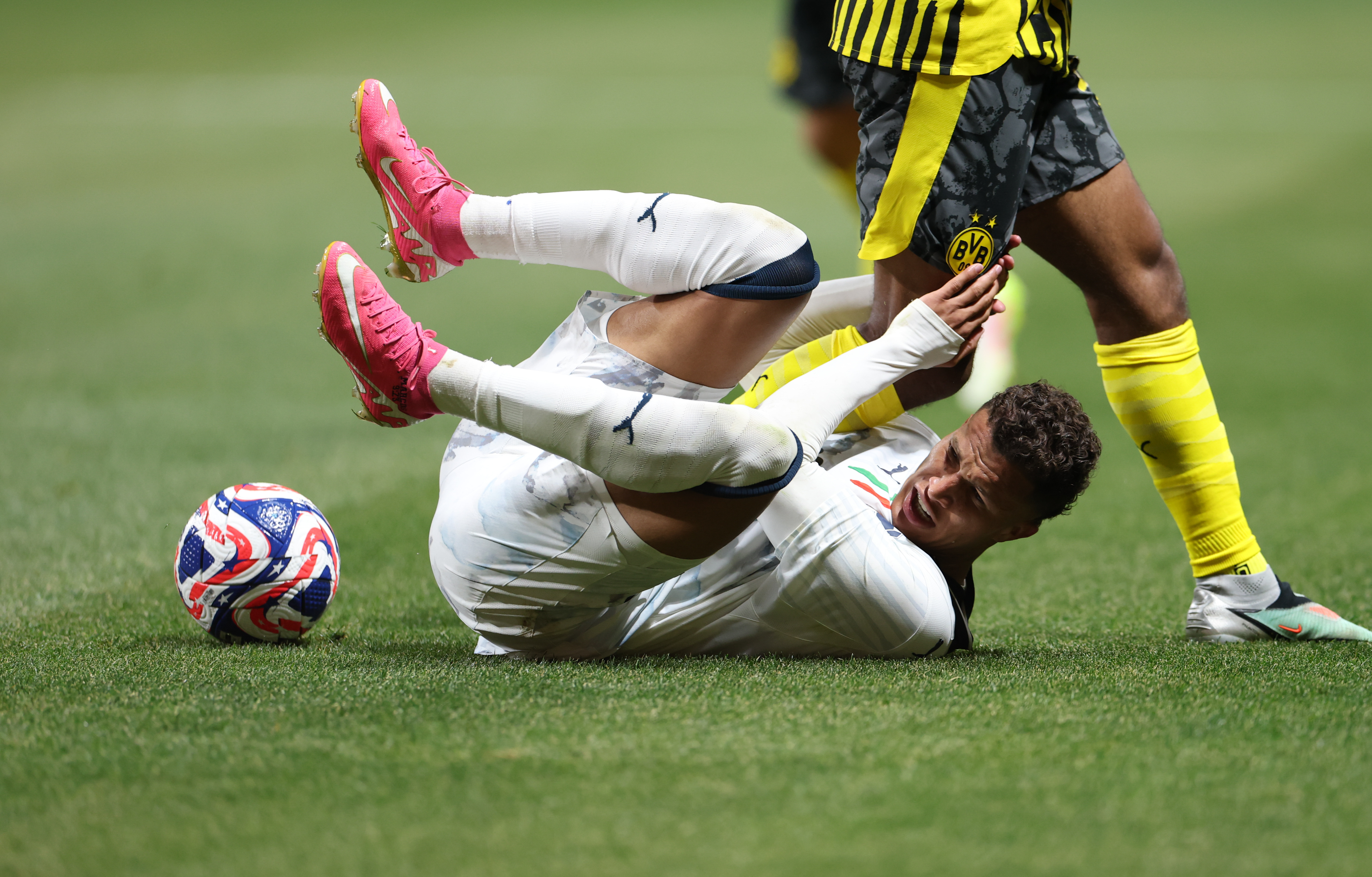 关于马德里竞技挑战多特蒙德：争夺下一轮名额的信息