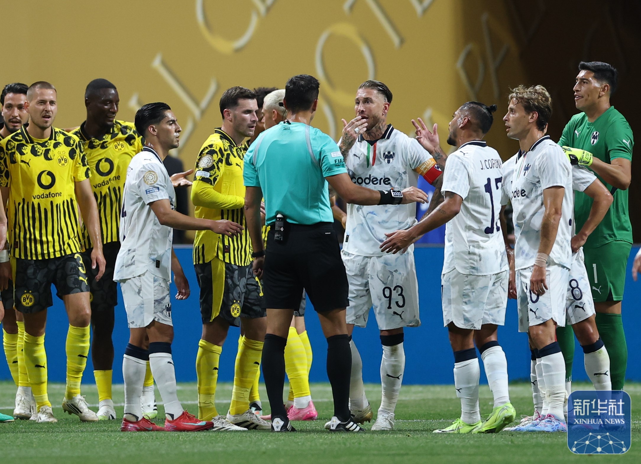 娱乐挑战-德国队联手取胜，晋级淘汰赛阶段