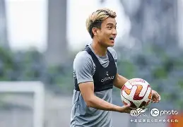 青岛黄海主场失利惨遭斯威逆转! 青岛黄海主场失利惨遭斯威逆转!