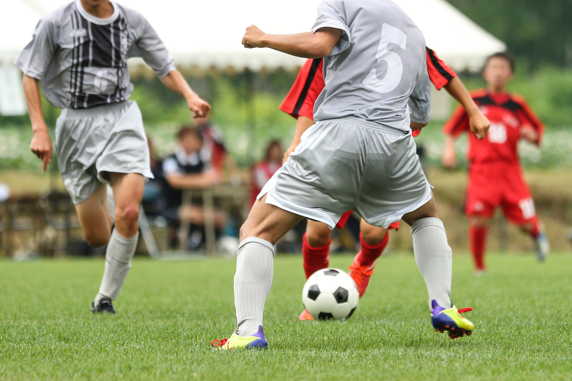 比赛中球员行走要有风度